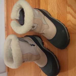 NORTH FACE PRIMALOFT 400 GRAM INSULATION GREY AND TAN BOOTS WOMEN